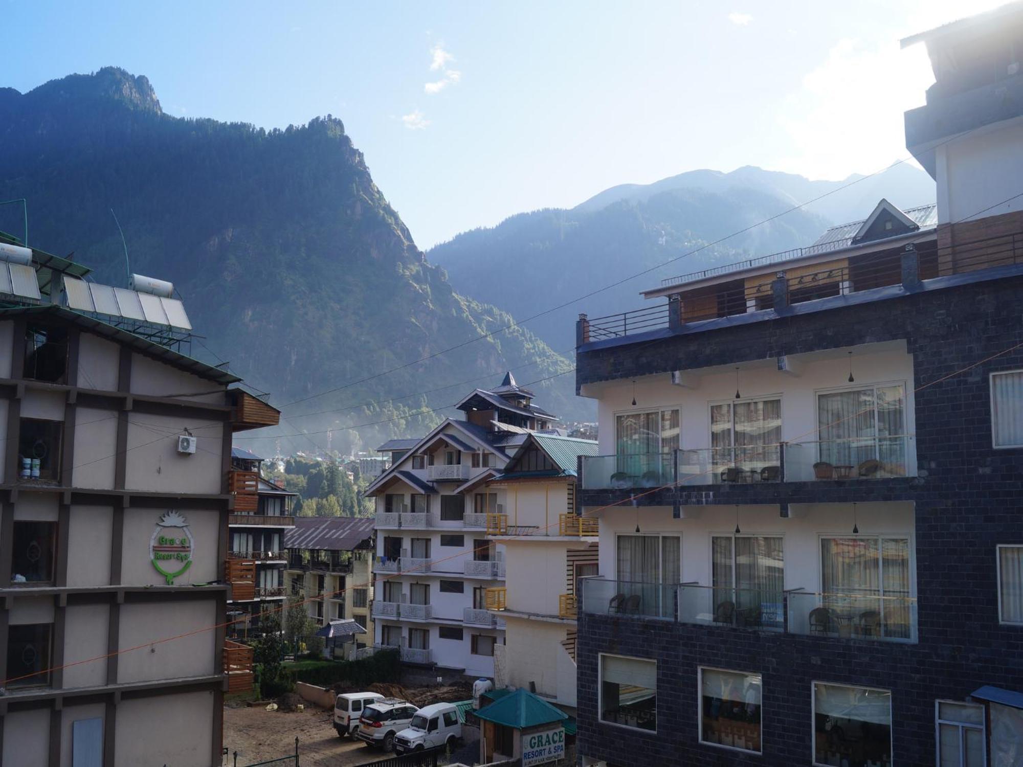 Hotel Manali Queen Esterno foto