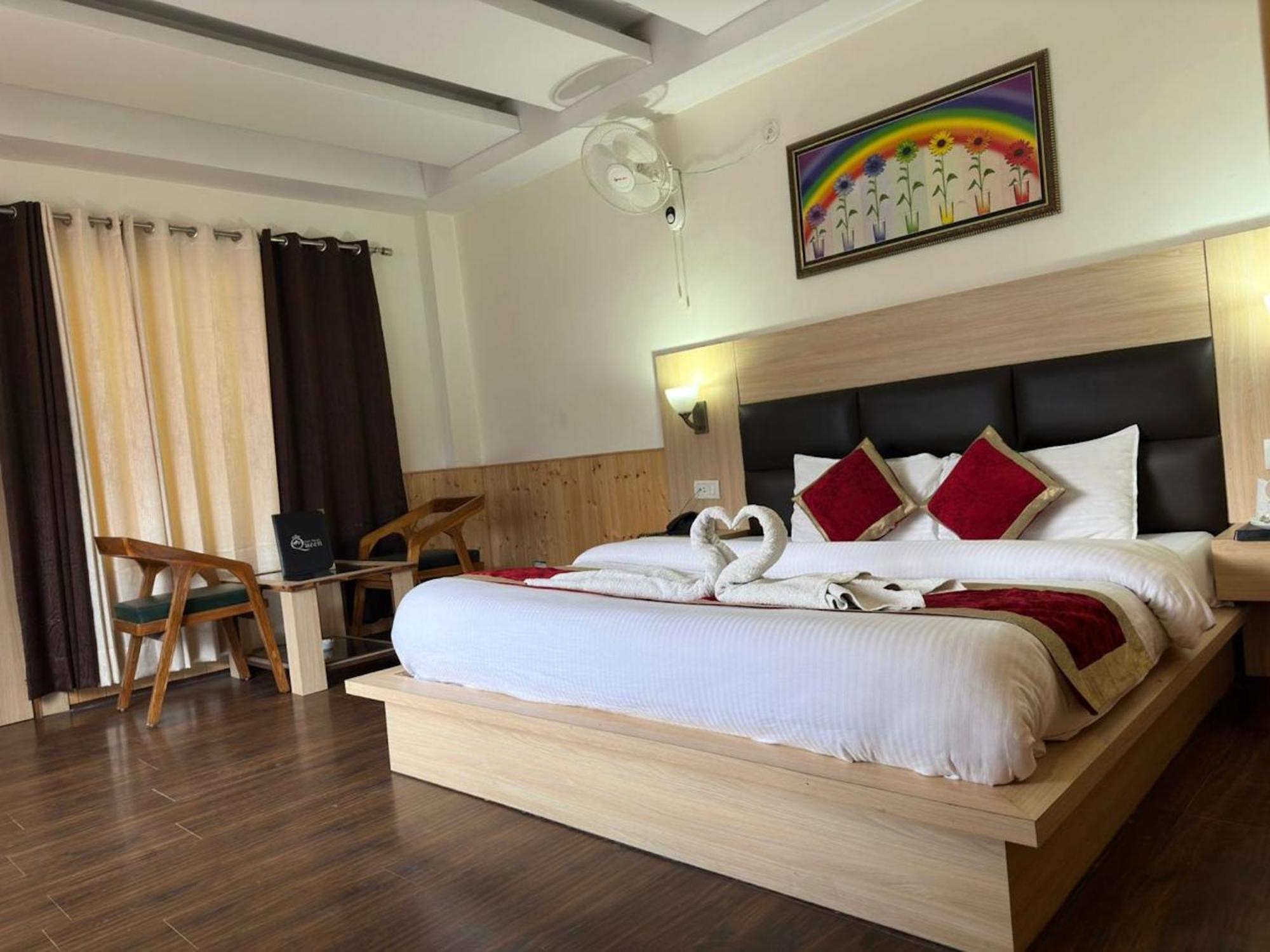 Hotel Manali Queen Esterno foto
